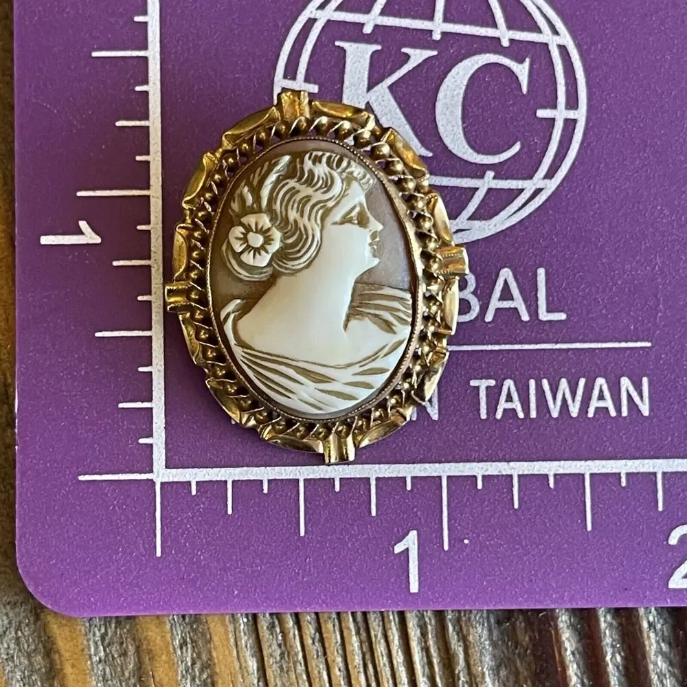 Antique Vintage 10K Yellow Gold Carved Shell Cameo 1920's-30' Pin Brooch Pendant